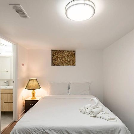 Simple & Tidy Private Rooms Toronto Exterior foto