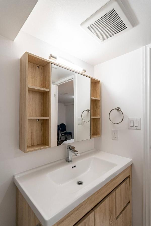 Simple & Tidy Private Rooms Toronto Exterior foto